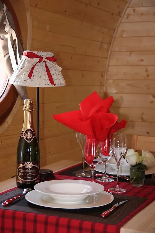 Les Roulottes Viticoles Bed & Breakfast Saint-Etienne-des-Oullieres