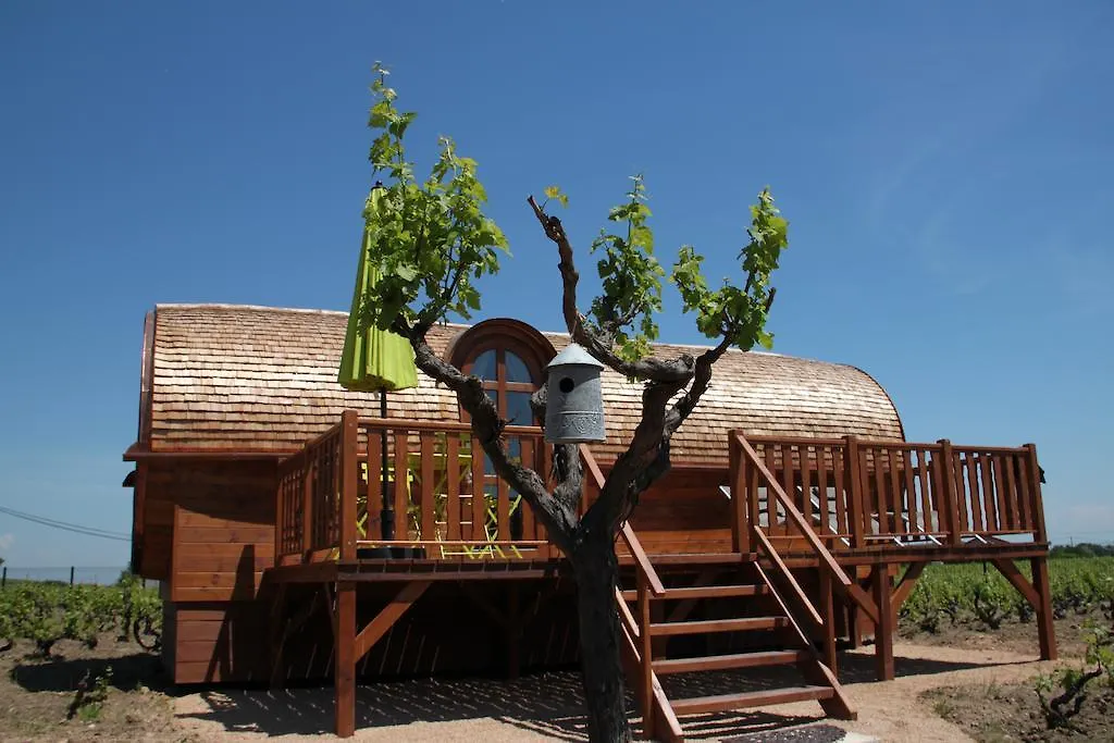 Les Roulottes Viticoles Bed & Breakfast Saint-Etienne-des-Oullieres