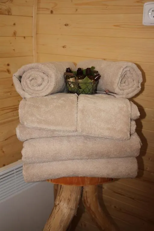 Les Roulottes Viticoles Bed & Breakfast Saint-Etienne-des-Oullieres 0*,  France